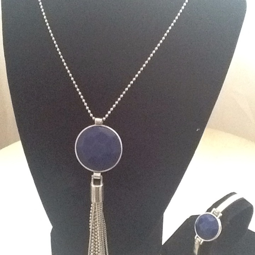 Kenneth Cole Necklace and bracelet set